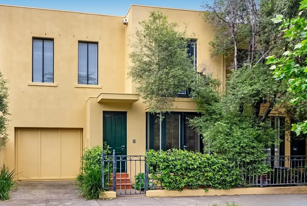 Classic Elwood Charm with Space, Style & Secure Parking
