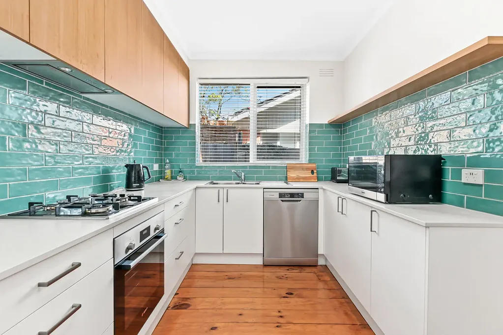 Modern Comfort in Prime Glen Iris Location - Furnished or Unfurnished