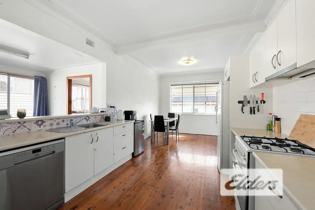Jesmond 3Kwarto Comfortable, Natural Light & Good Potential