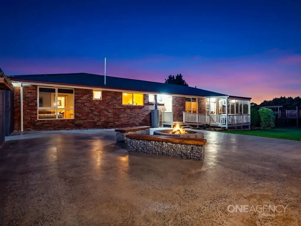 Family Home with Exceptional Outdoor Entertaining