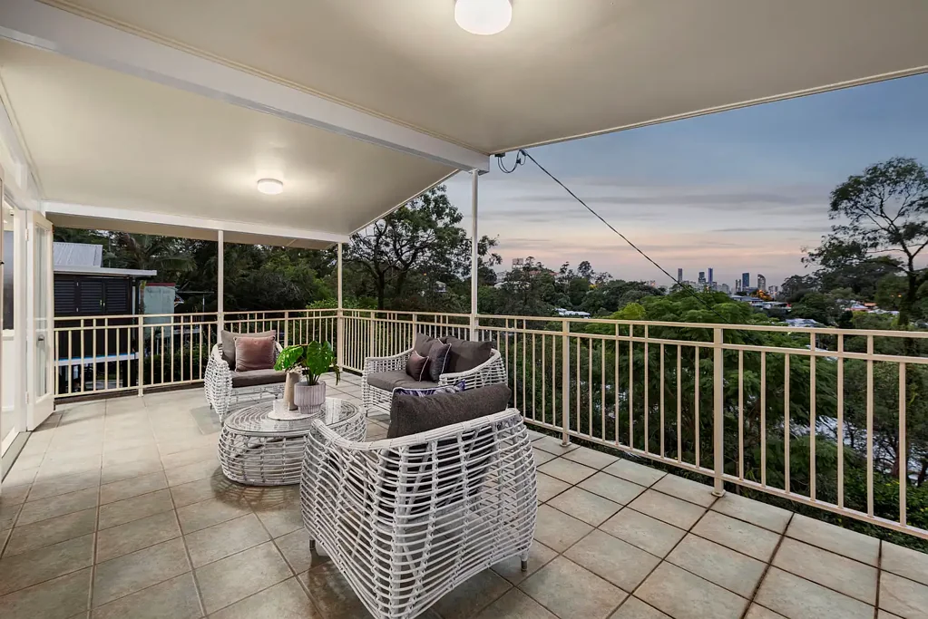 77 Forrester Terrace, Bardon, QLD 4065
