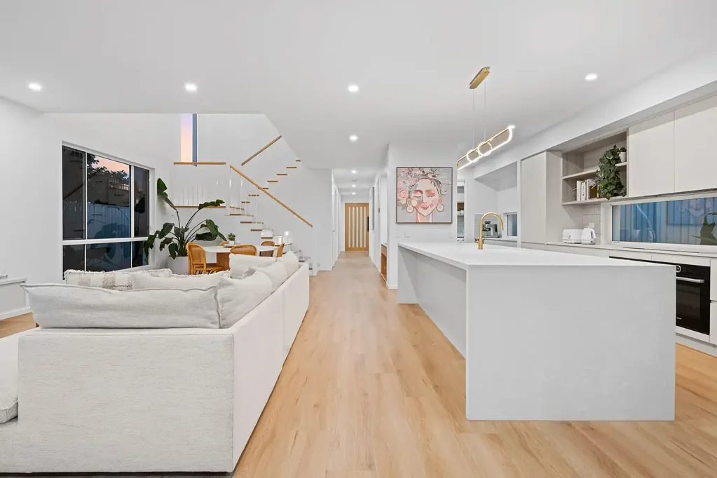 Cleveland 5 Bedroom Modern Coastal Dream Home in a Premium Bayside Location