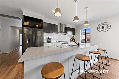 ਰਸੋਈ - 12 Everitt Close, Lang Lang, VIC 3984