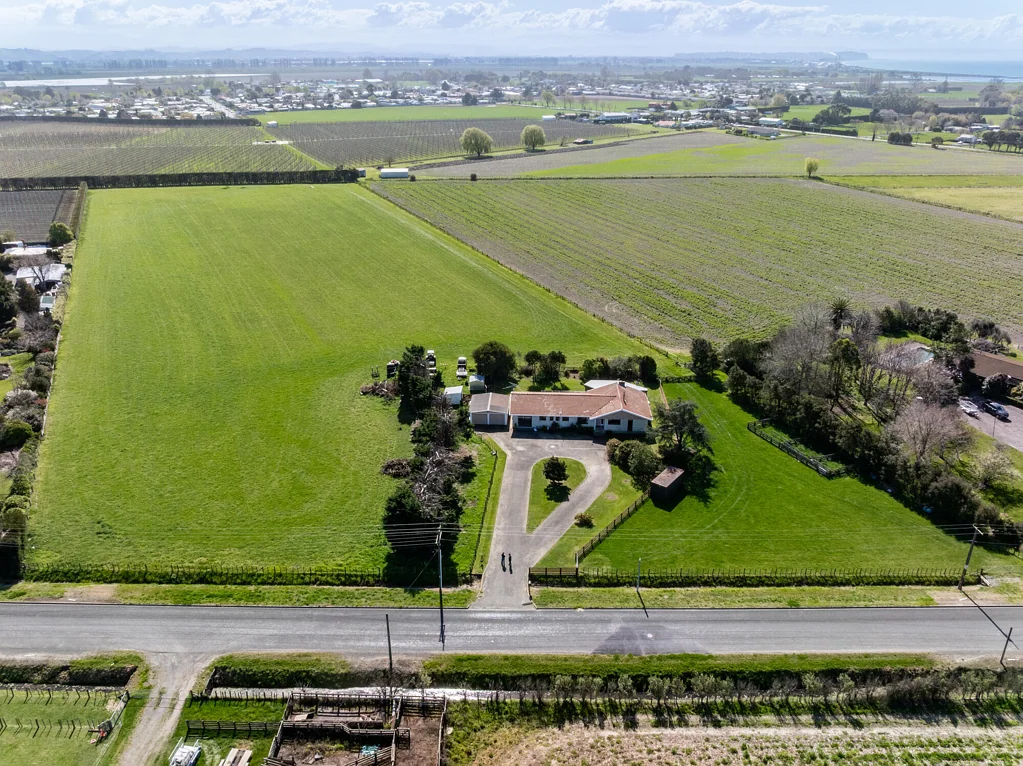 Clive Space, lifestyle and location in Clive