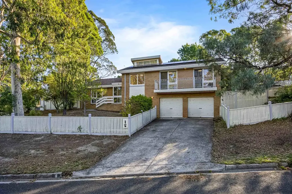 8 Mansfield Avenue, Mount Clear, VIC 3350