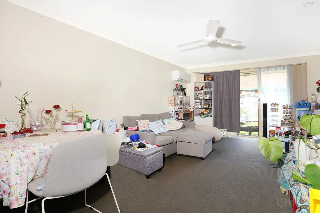Coombabah 2Moenga BEST VALUE BUYING OPPORTUNITY in the Tightly Held Prouds Landing Estate