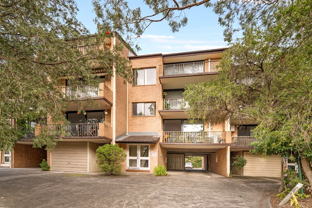 Carlton 2房 黄金地段 时尚公寓 2卧1浴 现代厨房 宽敞起居 安全车位 生活便利 Outstanding Location, Stylish Two-Bedroom Apartment in the Heart of Carlton!