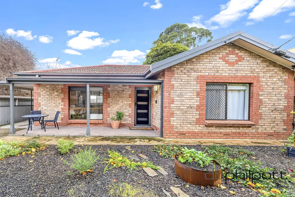 Modern, Low-Maintenance Living in a Prime Prospect Location