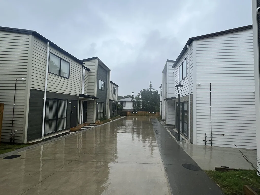 Near New 1 bedroom studios avail
