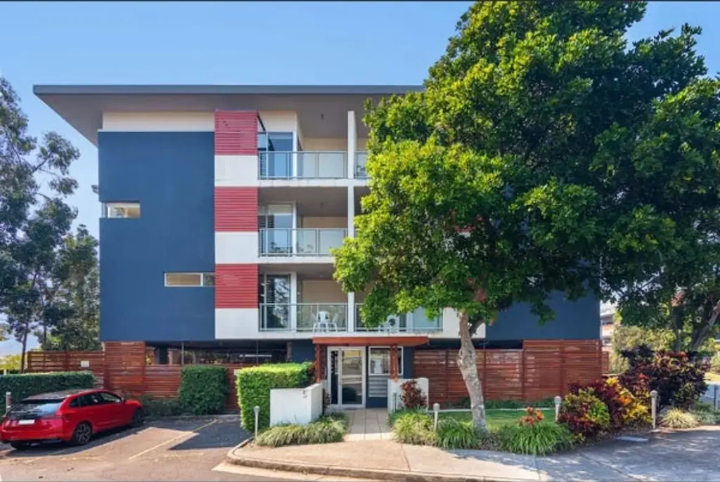 10/5 Carey Lane, Southport, QLD 4215