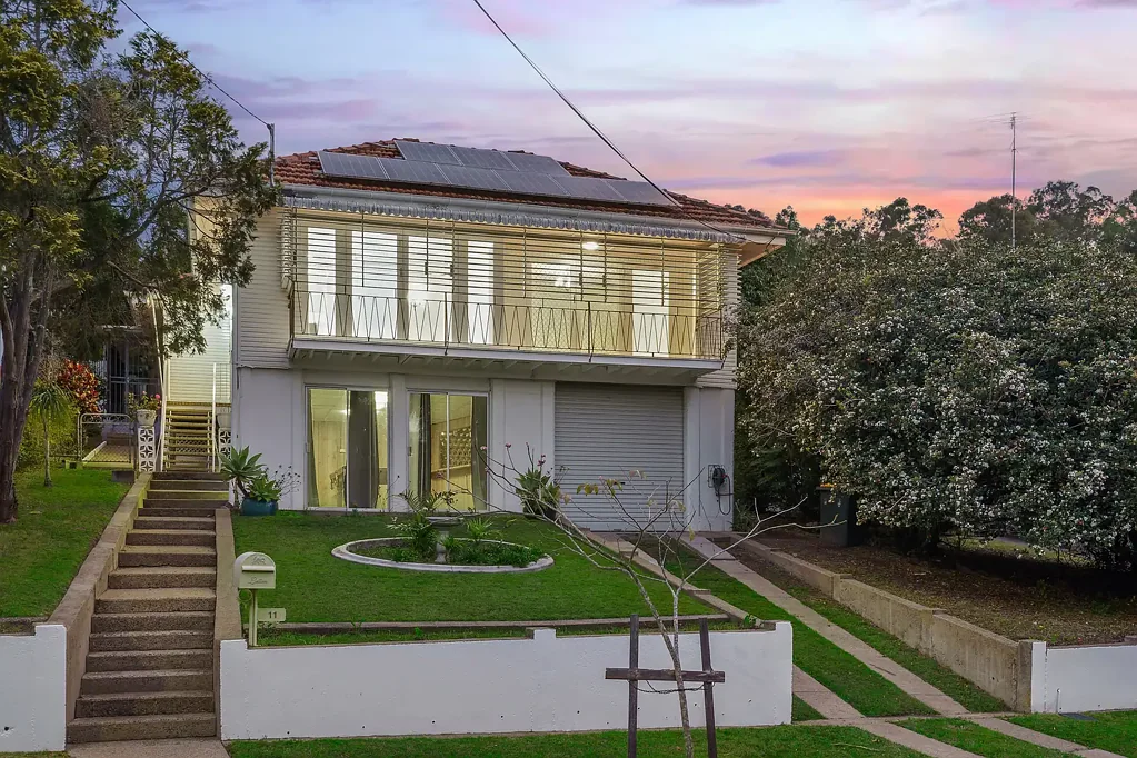 Mitchelton 3 Bedroom Immaculate Elevated Elegance with Classic Charm