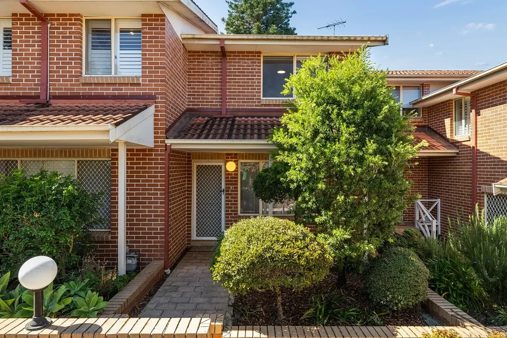 Five Dock 2ਬੈੱਡਰੂਮ Updated Townhouse with Modern Comforts