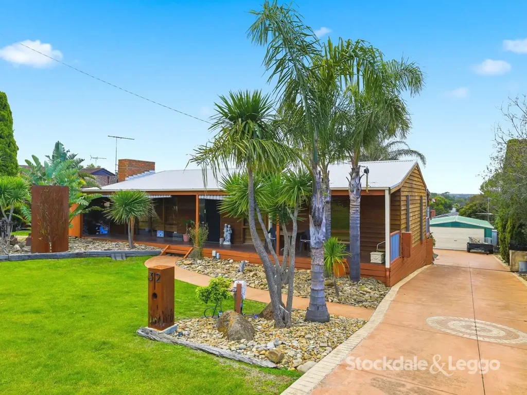 Maddingley 3Zimmer 3 Bedroom Home with Character, Space & Views on 1,068m² Approx