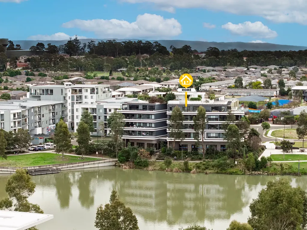 Jordan Springs 2 Slaapkamer Premium Living in Jordan Springs. Most Sought After complex!