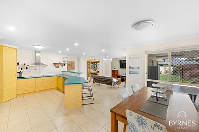 14 BRISTOL PL, CLINTON QLD 4680, 0 રૂમ, 0 બાથરૂમ, House