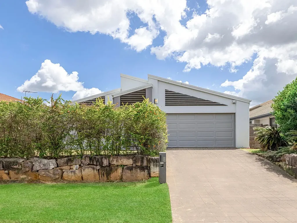 Family Sized and Low Maintenance Home In Calamvale