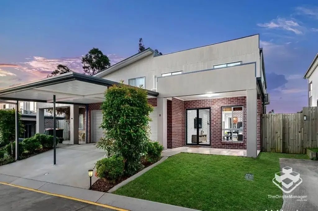 Fully furnished and Renovated 3-bedroom townhouse in Calamvale
