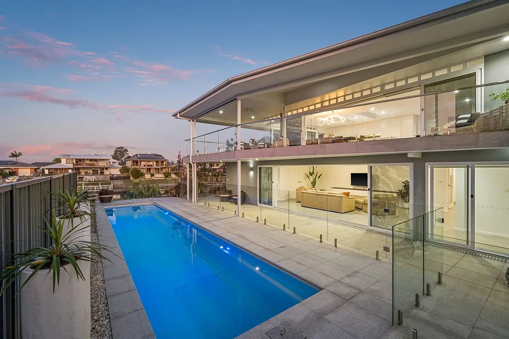 Port Macquarie 4房  Ultimate Waterfront Dream Home with Breathtaking Views