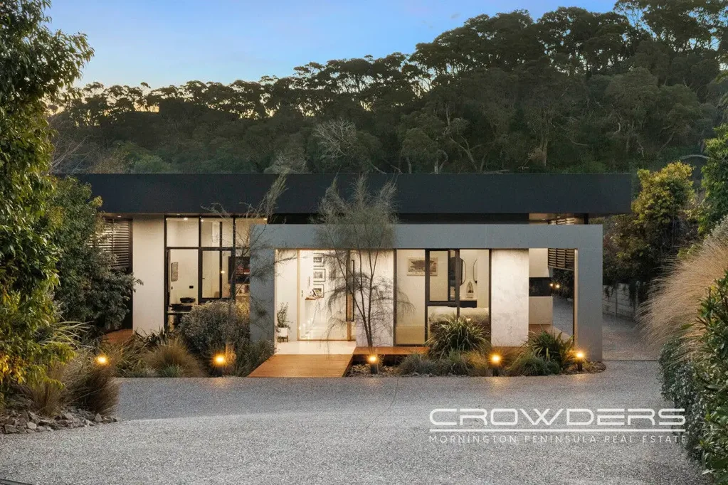 Rye 5 Bedroom Architectural Brilliance, Soaring Ceilings & Stunning Luxury