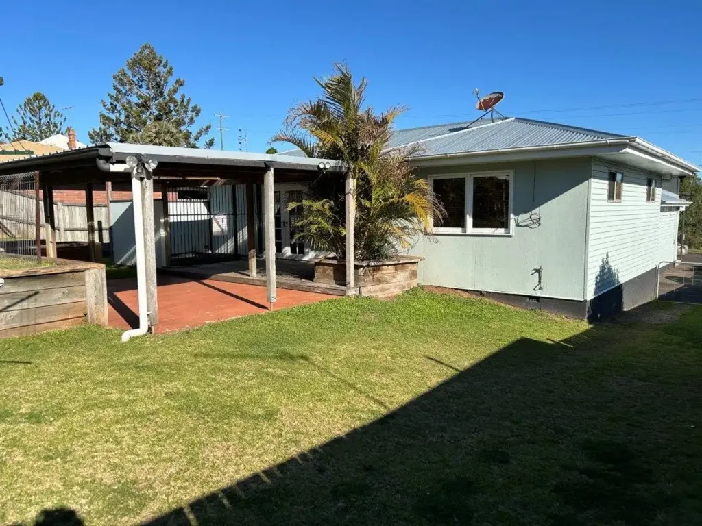 ***APPLY TODAY ...Peaceful 2-Bedroom Home with Spacious Yard – Close to CBD!