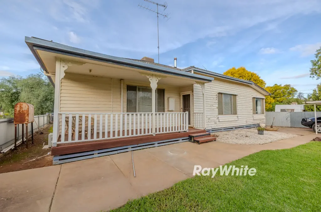 Ouyen 4침실 Value packed four bedroom home!