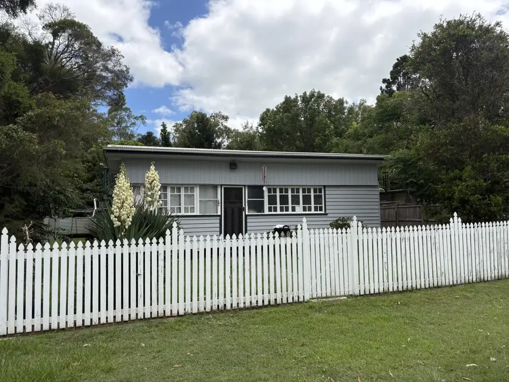 40 Drayton Street, Nanango, QLD 4615