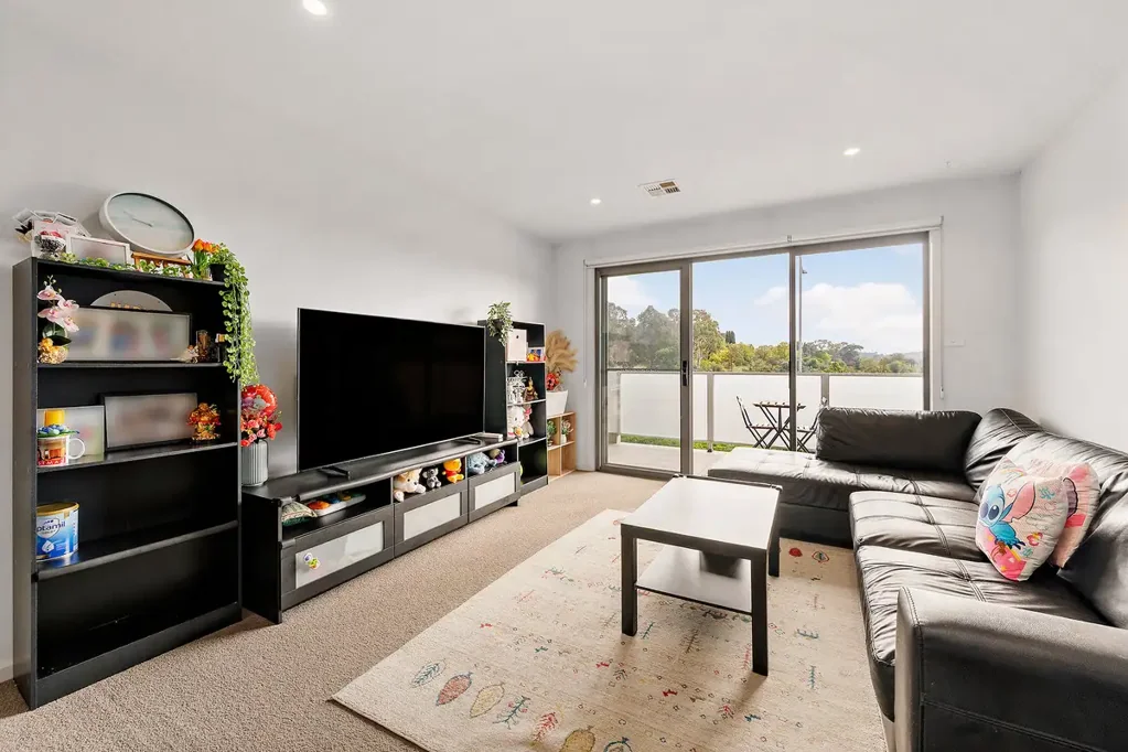 Lawson 2 Bedroom Spacious, Sunlit & Ready to Enjoy!