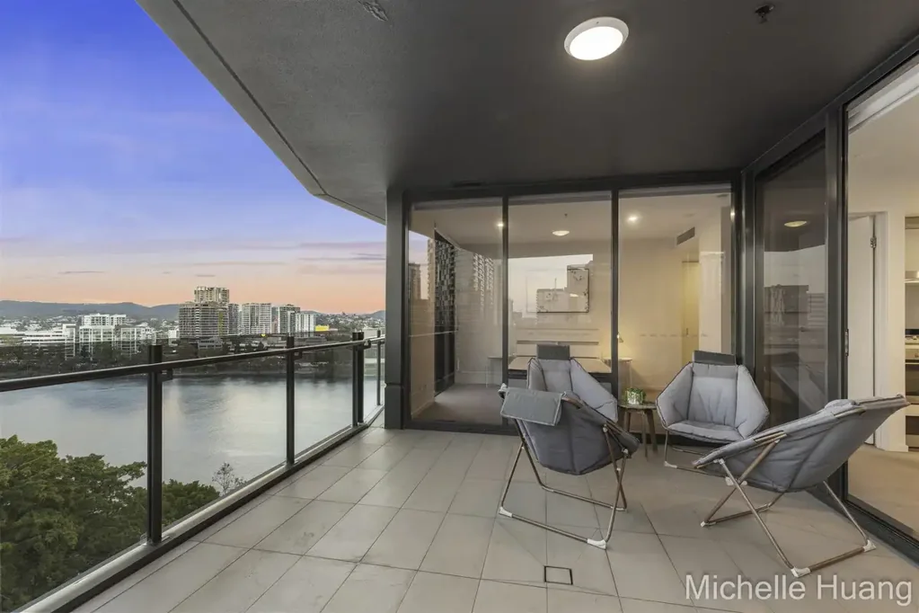 South Brisbane 2Kwarto Inner City Living At Its Finest: Spacious Layout, Location & Stunning Views!