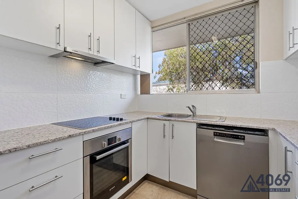Charming 2-Bedroom Unit in the Heart of Indooroopilly
