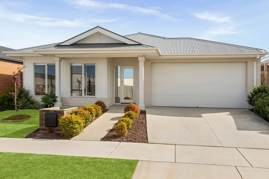 Armstrong Creek 4Phòng ngủ Soaring Raked Ceilings, Stunning Family Home!