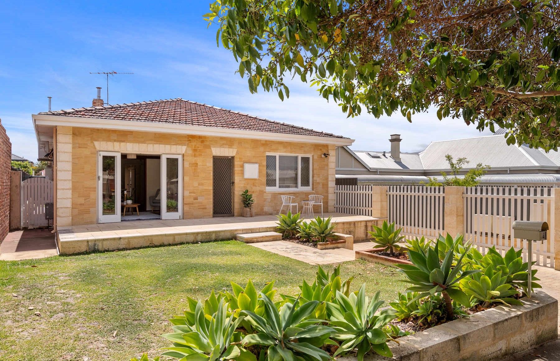 4 MARIAN ST, LEEDERVILLE WA 6007, 0部屋, 0バスルーム, House