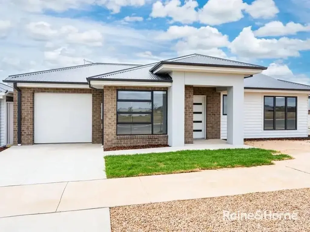 Modern & Low Maintenance Living
