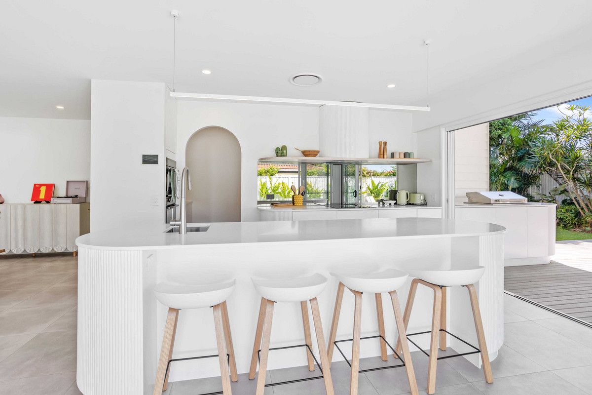 35 Nuthatch Street, Burleigh Waters, Gold Coast, 4部屋, 2バスルーム, House