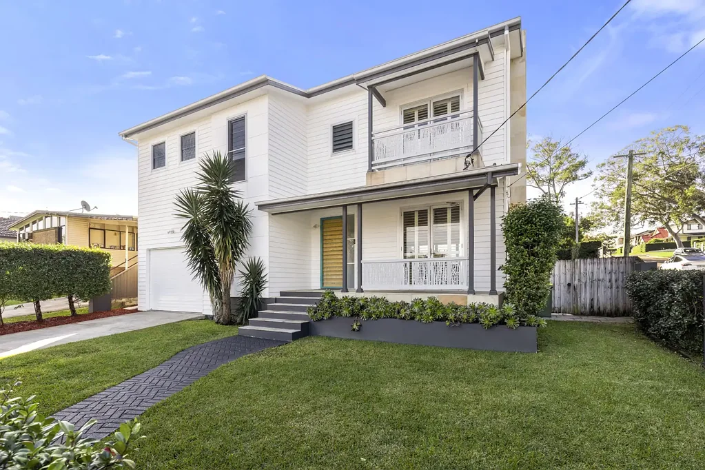Burraneer 4 Bedroom Stylish Indoor-Outdoor Living