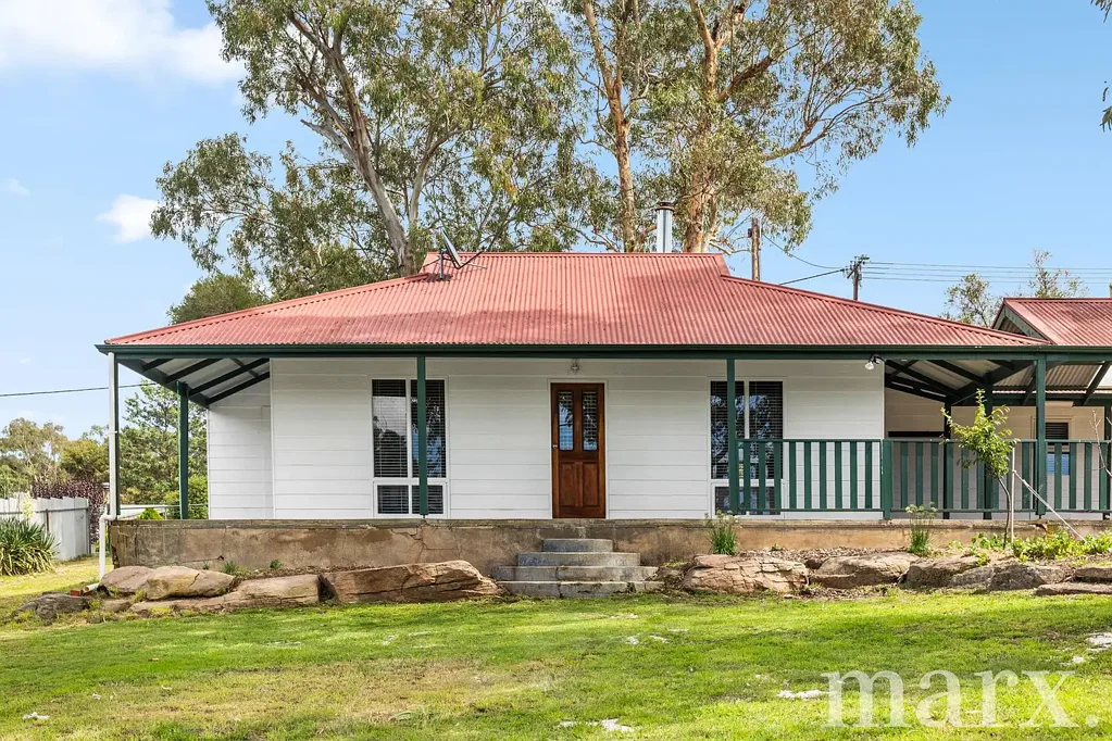 Springton 3Phòng ngủ Great family home on a large allotment in Springton....