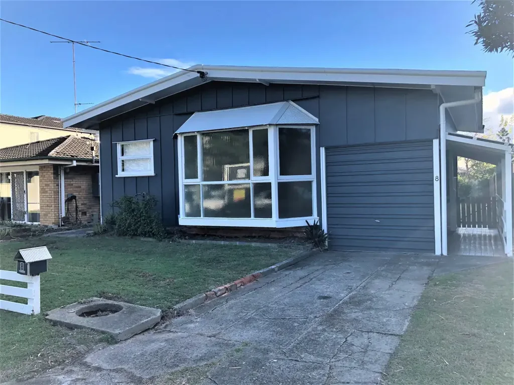 PET FREINDLY 3 bedroom beach house in sought after location!