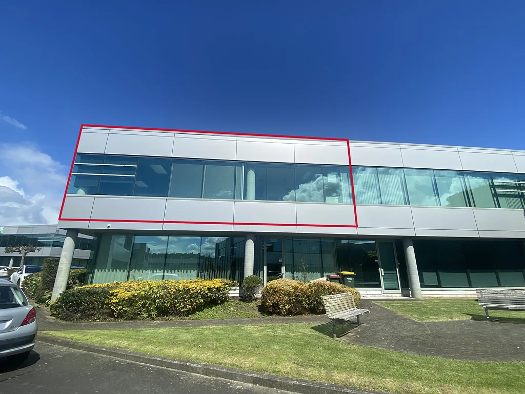 Albany Super 168sqm Albany office, seven car parks