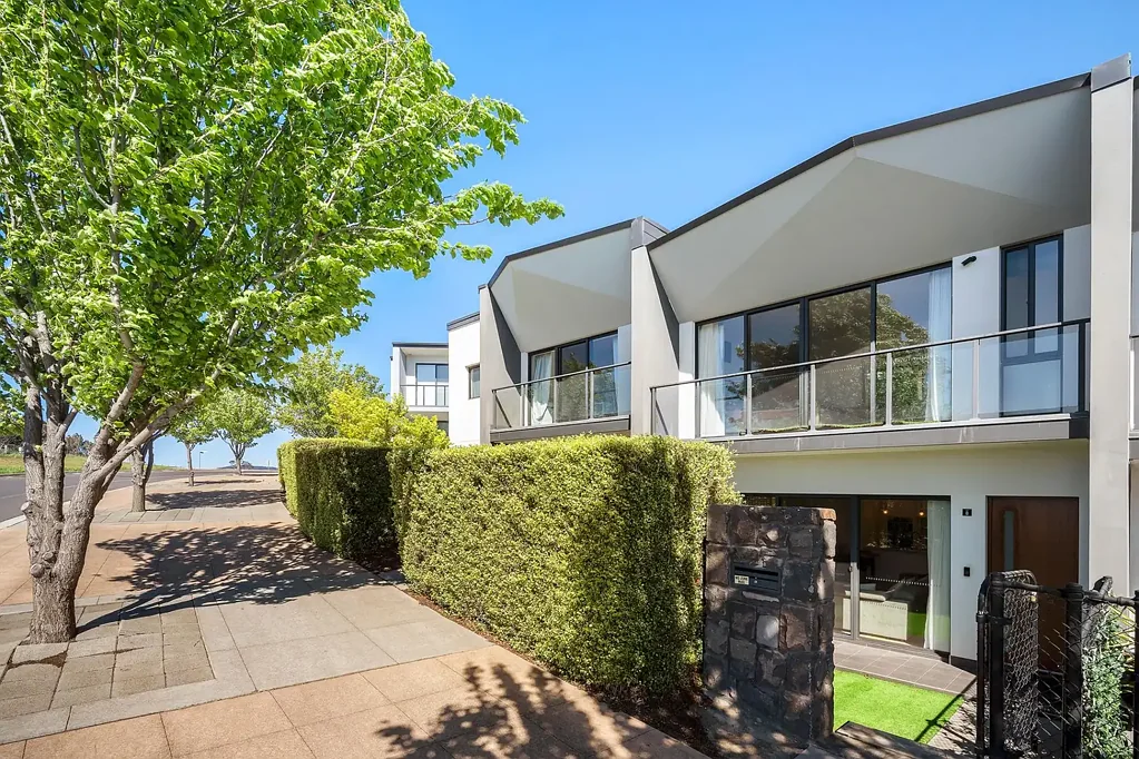Lawson 3ਬੈੱਡਰੂਮ Contemporary and very affordable townhouse