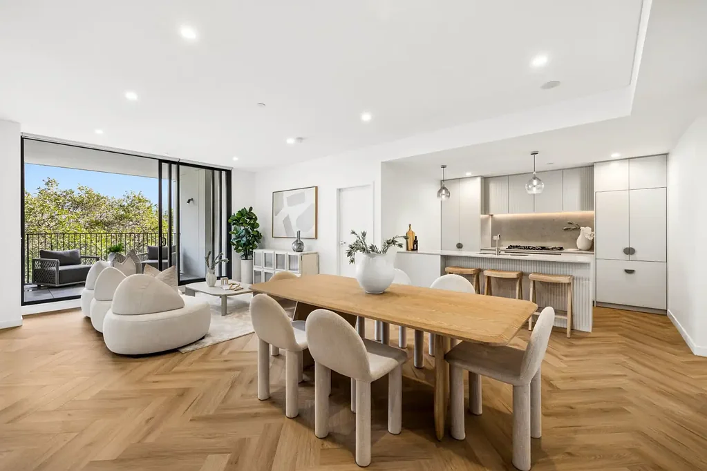 North Strathfield 4chambre Brand new 172sqm elevated designer luxury in The Halston complex