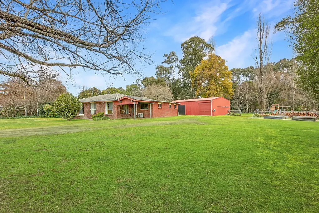 Buckland 3房  Riverfront Living in the Heart of the Buckland Valley