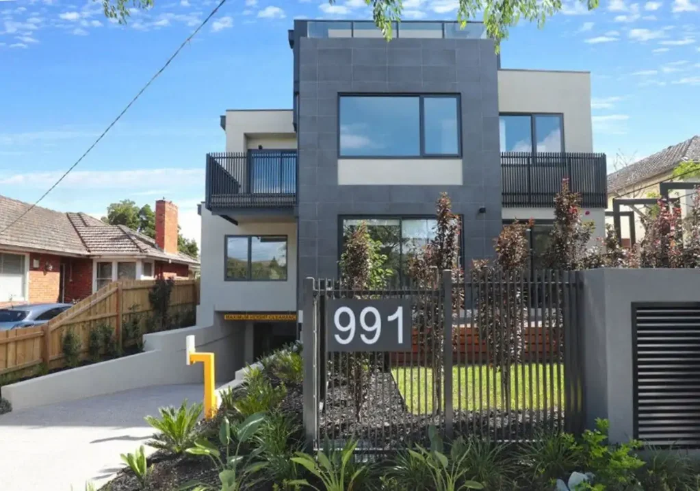 Caulfield 1chambre PRICE REDUCED - Spacious and Modern Ground Floor Apartment With Private Courtyard