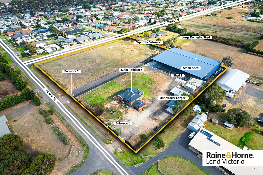 Lara 3房  FULLY RENOVATED HOME ON 4 ACRES WITH LARGE SHED!