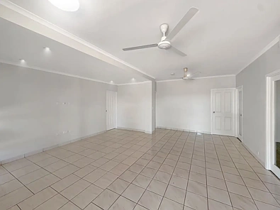 ਰਹਿਣ ਵਾਲਾ ਕਮਰਾ - 42 Malay Road, Wagaman, NT 810