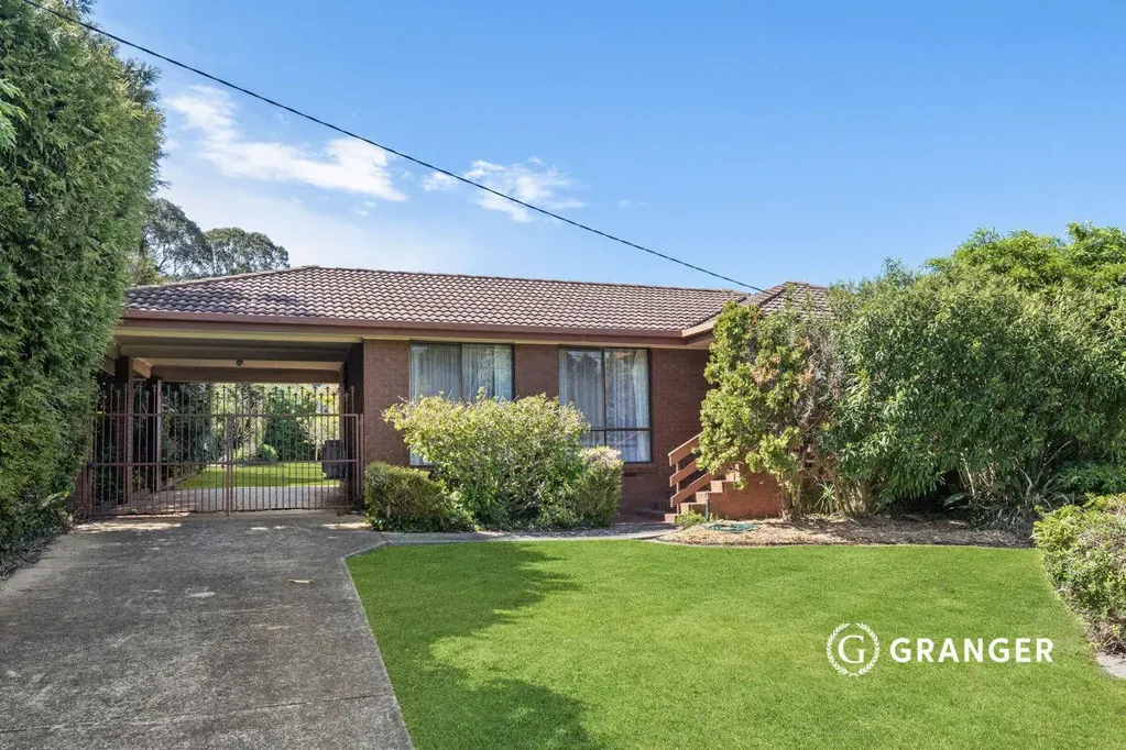 Mccrae 3房 976平米砖房宝地 海滨瑰宝 三大起居空间 舒适自然光 潜力无限 中心地段 Family Comfort with Huge Potential in a Prime McCrae Setting