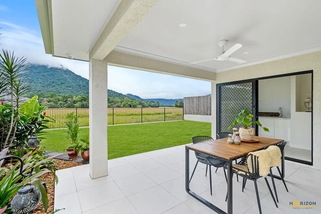 9 Pebble Cove, Redlynch, QLD 4870