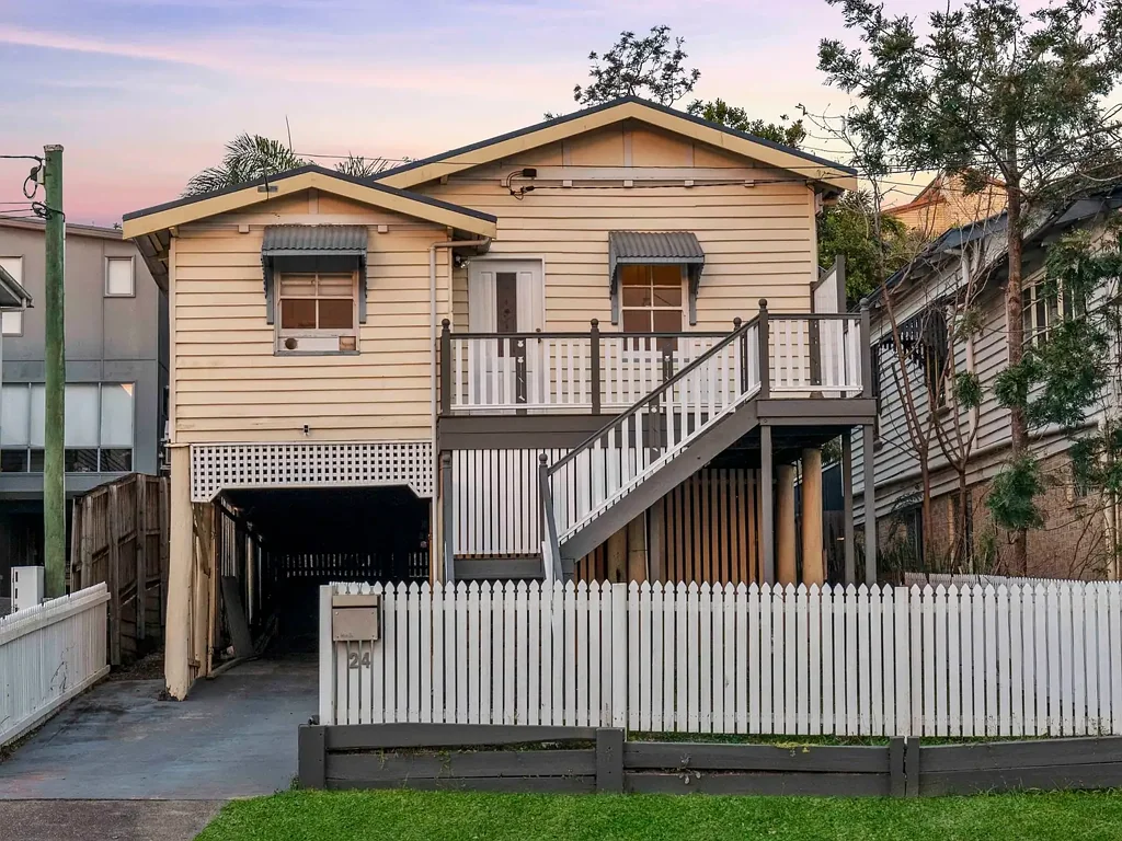 24 Boundary Road, Camp Hill, QLD 4152