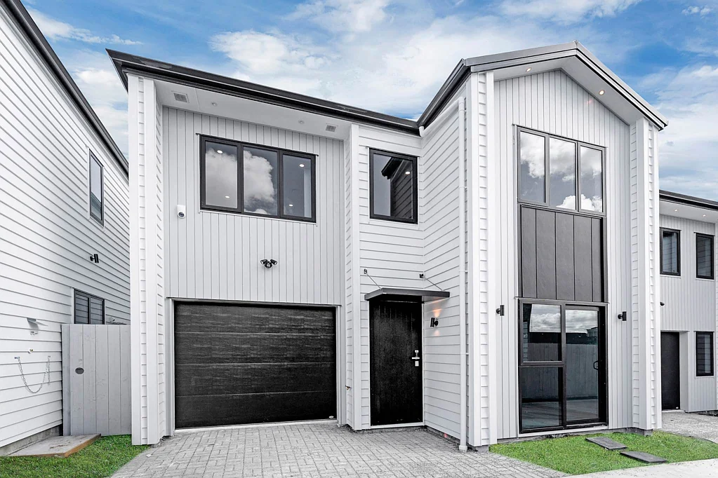 Mangere East 4房  Standalone Modern Living in Sought-After Mange...