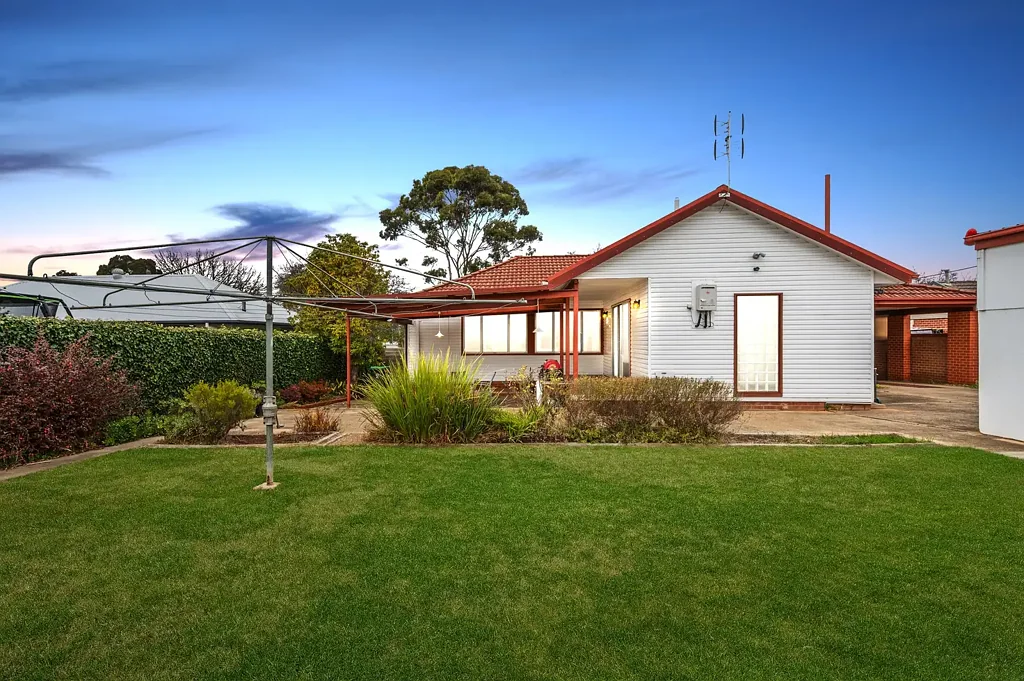 O'Connor 3房  Updated home on a flat block