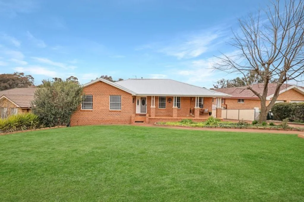 25 Kurumben Place, West Bathurst, NSW 2795