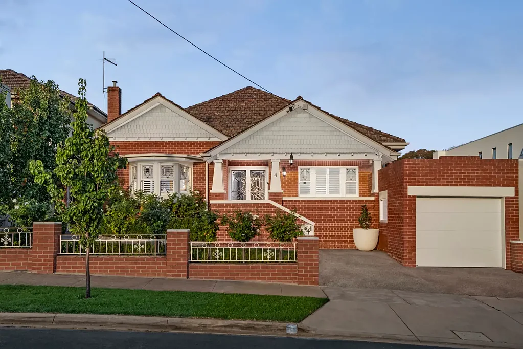 4 Houston Ave, Strathmore, VIC 3041